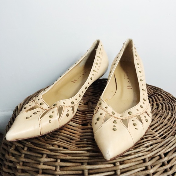 Studded cream leather kitten heal by JONAK Paris. - Picture 2 of 5